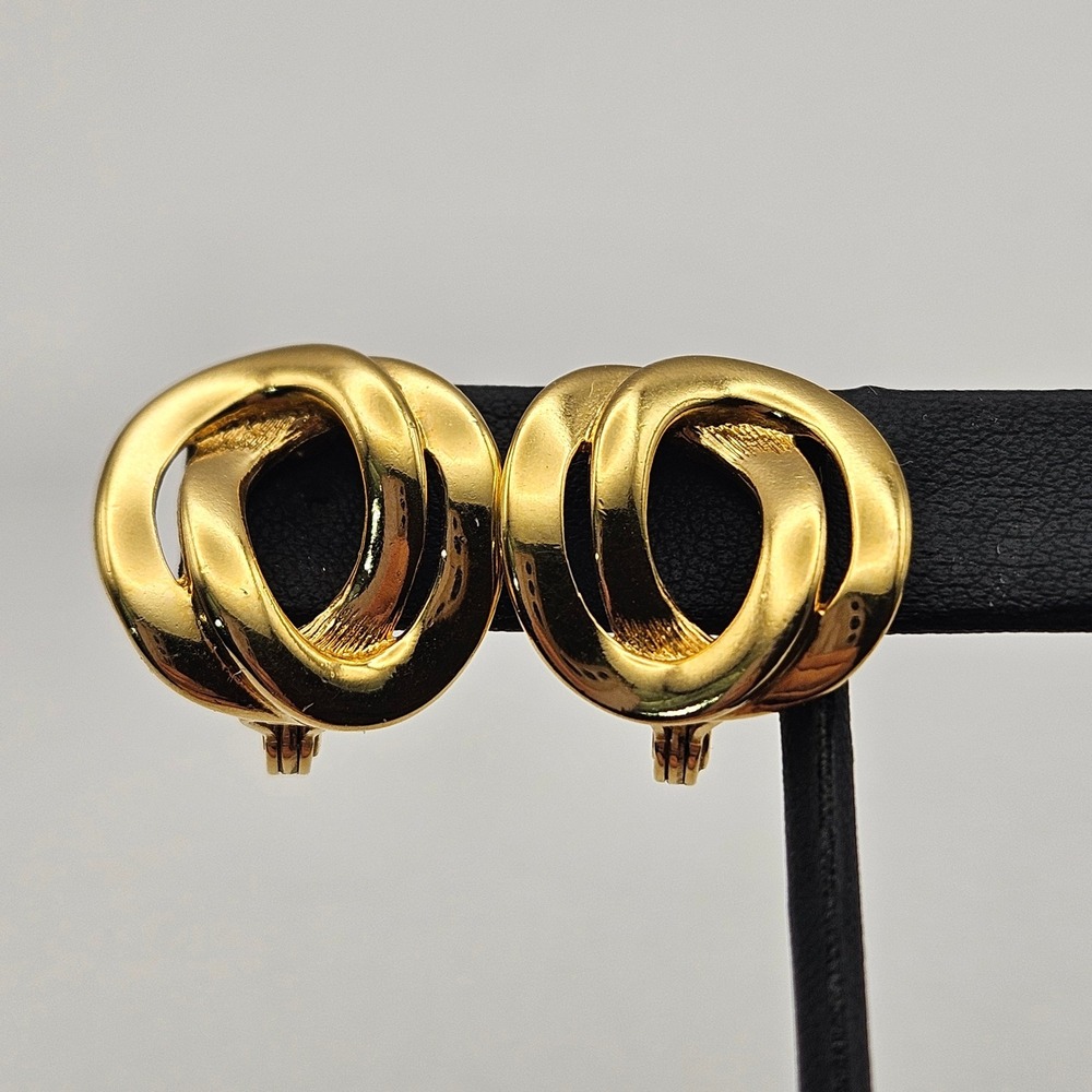 Monet Vintage Gold Tone Interlocking Hoop Clip On Earrings Textured Love Knot